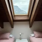 Bpirineos-posets *