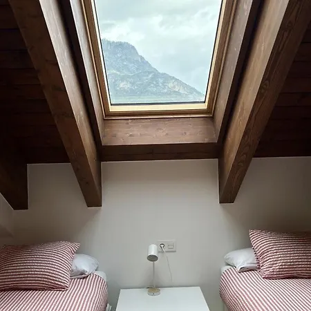 Bpirineos-posets *